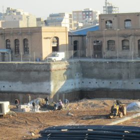 طرح و اجرای سیستم پایدارسازی گود مجتمع تجاری نجم تبریز